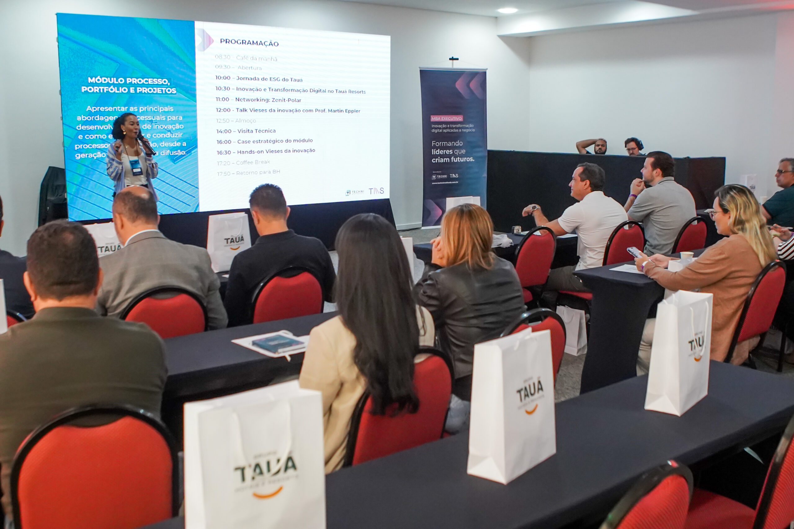 Participantes da imersão de educação executiva em inovação com a Tauá, em agosto de 2026